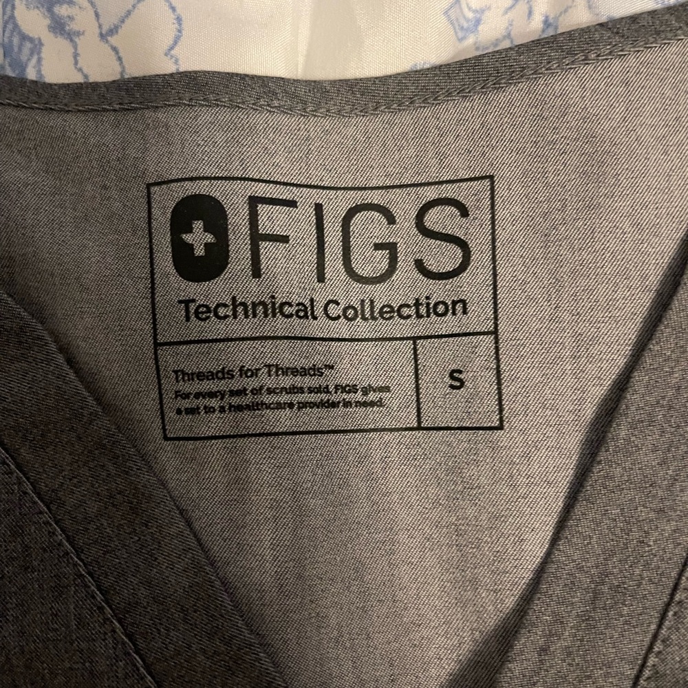 Figs Graphite Scrub Set - Picture 5 of 6